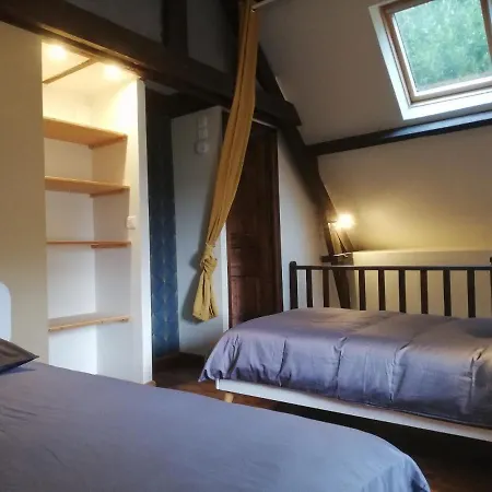 Maison Normande Proche De La Mer Et Des Commodites Ferienhaus Quettehou